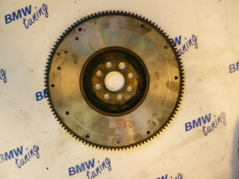 BMW E10 (02) E21 SETRVAČNÍK